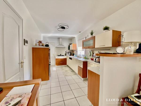 Maison familiale avec 4 chambres et garage