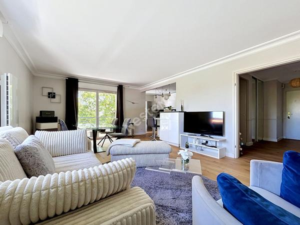 ORVAULT - Petit Chantilly / Appartement 5 pièce(s) 103 m2 / TERRASSE / GARAGE/ CAVE/ ASCENSEUR