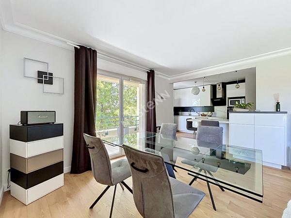 ORVAULT - Petit Chantilly / Appartement 5 pièce(s) 103 m2 / TERRASSE / GARAGE/ CAVE/ ASCENSEUR