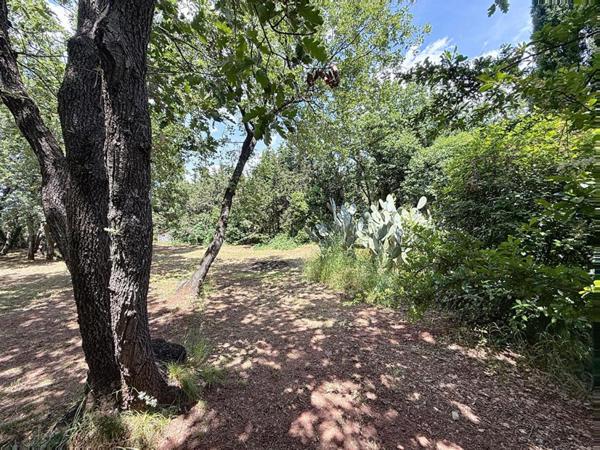 CUERS ! PROPRIÉTÉ DE 210 M2 SUR 4350 M2 DE TERRAIN