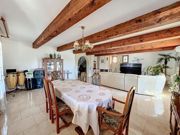 CUERS ! PROPRIÉTÉ DE 210 M2 SUR 4350 M2 DE TERRAIN