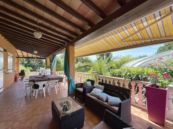 CUERS ! PROPRIÉTÉ DE 210 M2 SUR 4350 M2 DE TERRAIN