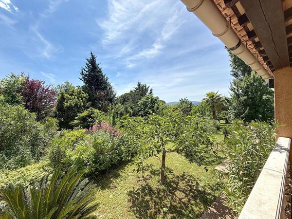 CUERS ! PROPRIÉTÉ DE 210 M2 SUR 4350 M2 DE TERRAIN