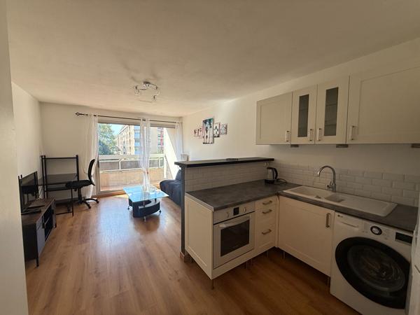 Appartement à louer 690 € CC Marseille 1 pièce 27 m² DPE D