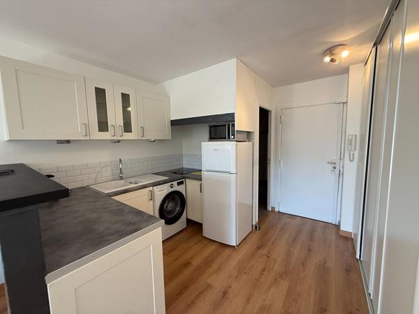 Appartement à louer 690 € CC Marseille 1 pièce 27 m² DPE D