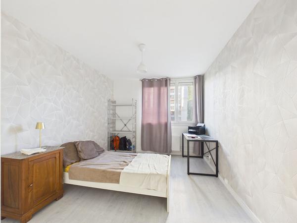 VALENCE SUD ? Appartement T5 de 93 m2 avec balcon, garage et cave