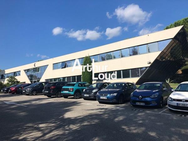 Bureaux à louer de 361.52 m² bâtiment rénové - Sophia Antipolis