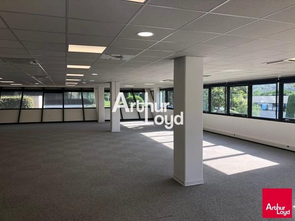 Bureaux à louer de 361.52 m² bâtiment rénové - Sophia Antipolis