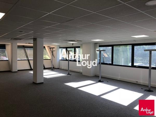Bureaux à louer de 361.52 m² bâtiment rénové - Sophia Antipolis