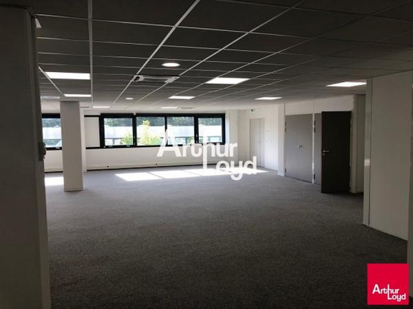 Bureaux à louer de 361.52 m² bâtiment rénové - Sophia Antipolis