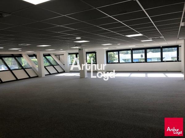 Bureaux à louer de 361.52 m² bâtiment rénové - Sophia Antipolis