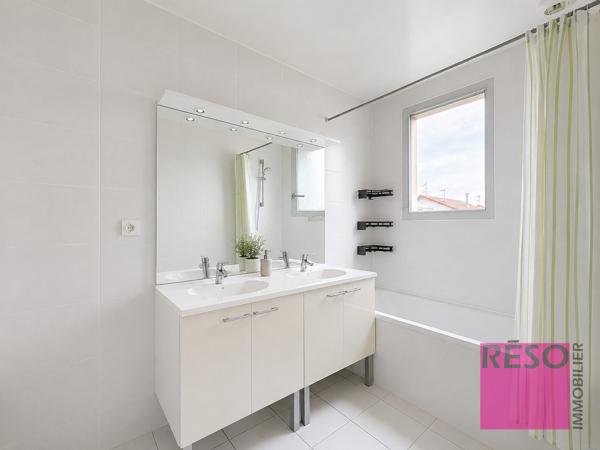MAISON INDIVIDUELLE  NON MEUBLÉE 5 PIÈCES