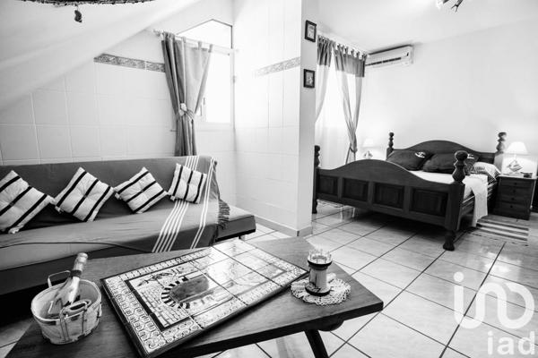 Domaine 15 pièces de 360 m² à Saint-Joseph (97480)