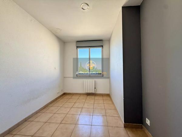 Location                                                      Appartement
                        
                     4 pièces                      82 m2                     à Bollène