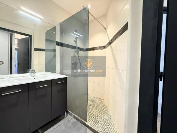 Location                                                      Appartement
                        
                     4 pièces                      82 m2                     à Bollène
