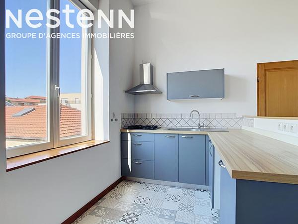 SATHONAY CAMP - APPARTEMENT T2 DUPLEX - UNE CHAMBRE - AVEC CAVE - PROXIMITE COMMERCES ET TRANSPORTS