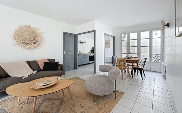 Maison à vendre    3 pièces •  La Flotte