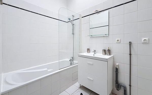 Maison à vendre    3 pièces •  La Flotte