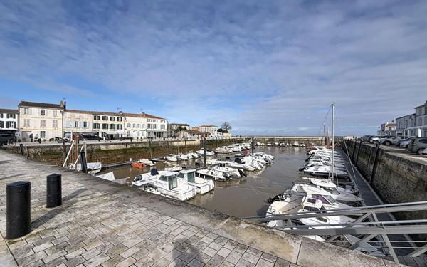 Maison à vendre    3 pièces •  La Flotte