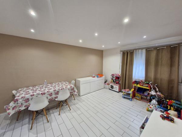 MAISON 3 CHAMBRES - GARAGE - JARDINET