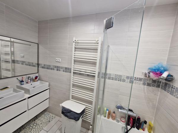 MAISON 3 CHAMBRES - GARAGE - JARDINET