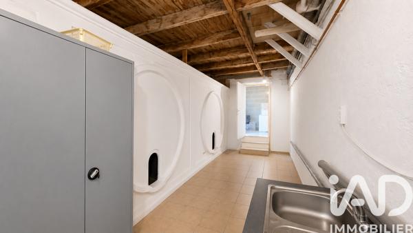 Immeuble à vendre 237 m² Saint-Julien-de-Peyrolas