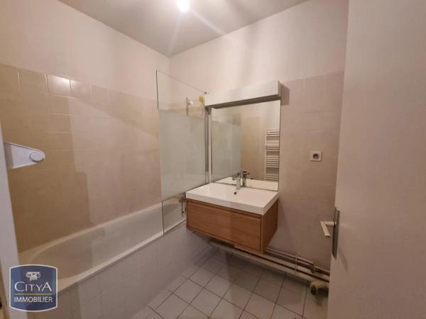 Appartement à louer 3 pièces 82.31m² Angers (49000)