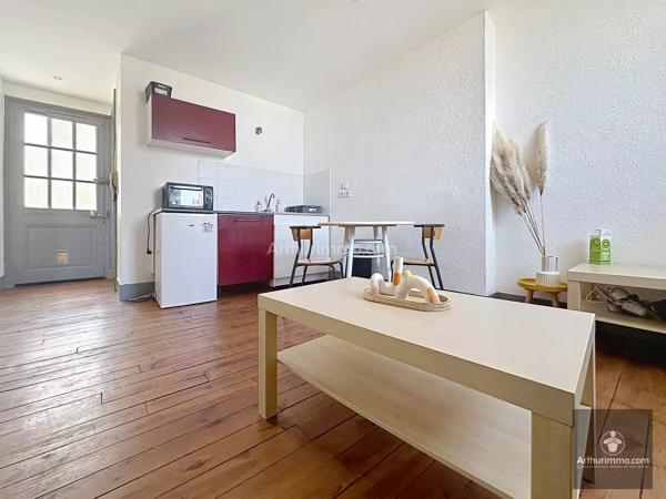 Location                                                      Appartement
                        
                     2 pièces                      32 m2                     à Roanne