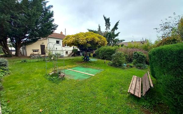 Maison à vendre    3 pièces •  Montceau-les-Mines