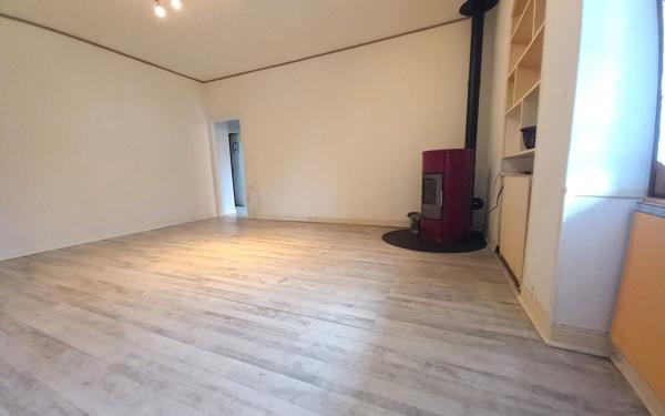 Maison à vendre    3 pièces •  Montceau-les-Mines