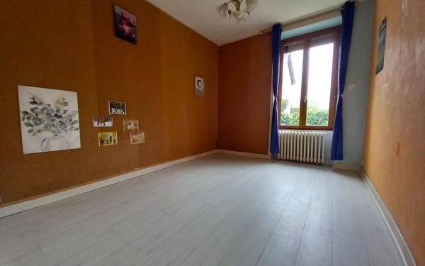 Maison à vendre    3 pièces •  Montceau-les-Mines