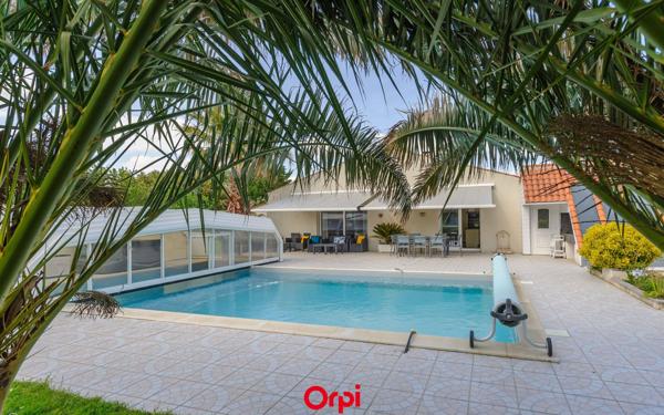 Maison à vendre    6 pièces •  L'Houmeau