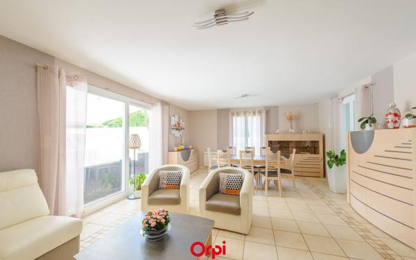 Maison à vendre    6 pièces •  L'Houmeau