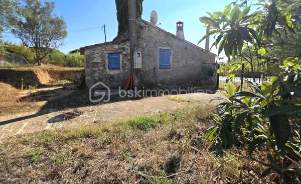 Terrain de 1 345 m²