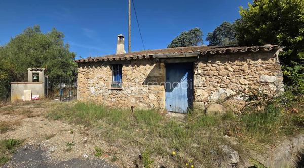 Terrain de 1 345 m²