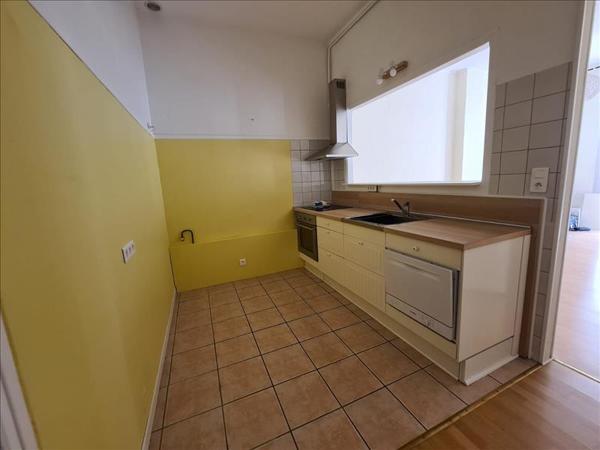 Appartement à louer 738 € CC SETE 3 p 54 m² DPE C