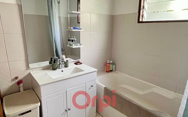 Maison à vendre    4 pièces •  Saint-Leu