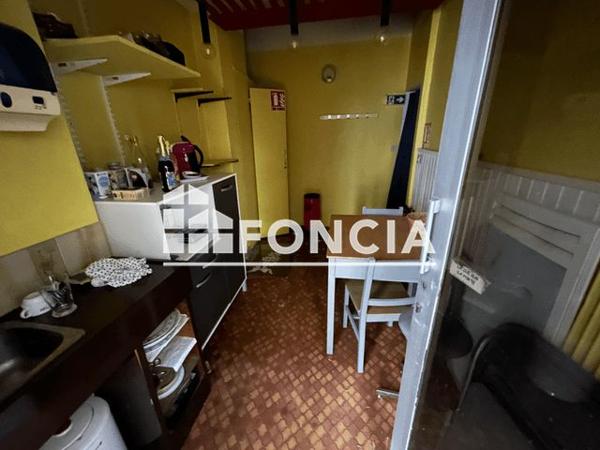 À vendre Local commercial 175 m² - Nîmes 30000