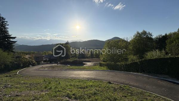 Terrain de 1 209 m²