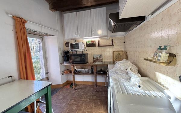 Maison à vendre    2 pièces •  Saint-Étienne-du-Valdonnez