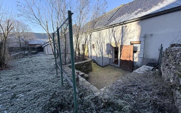 Maison à vendre    2 pièces •  Saint-Étienne-du-Valdonnez