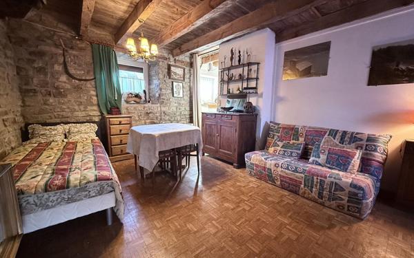 Maison à vendre    2 pièces •  Saint-Étienne-du-Valdonnez
