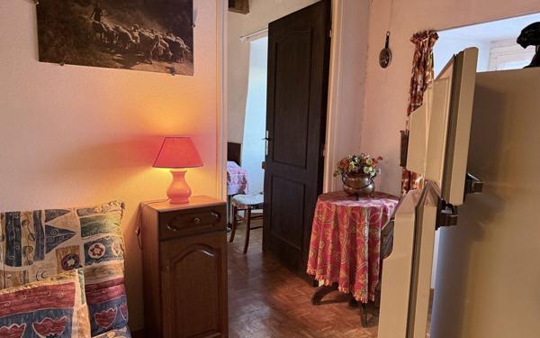 Maison à vendre    2 pièces •  Saint-Étienne-du-Valdonnez