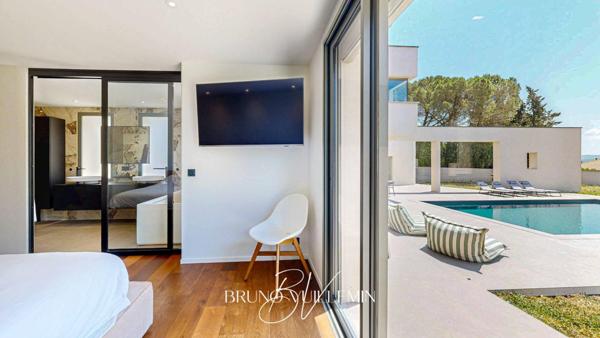 VILLA D'ARCHITECTE Classée Double A / SECTEUR RESIDENTIEL