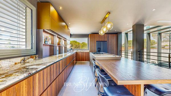 VILLA D'ARCHITECTE Classée Double A / SECTEUR RESIDENTIEL