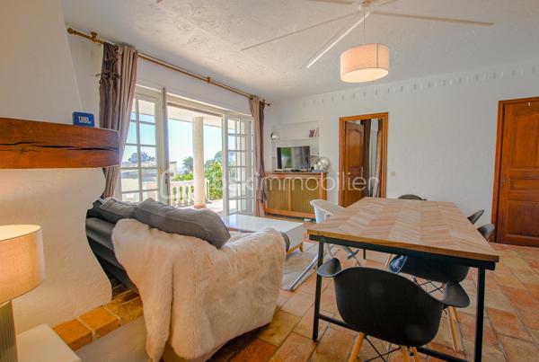 Maison traditionnelle de 319,99 m²