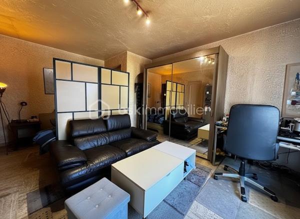 Maison traditionnelle de 319,99 m²