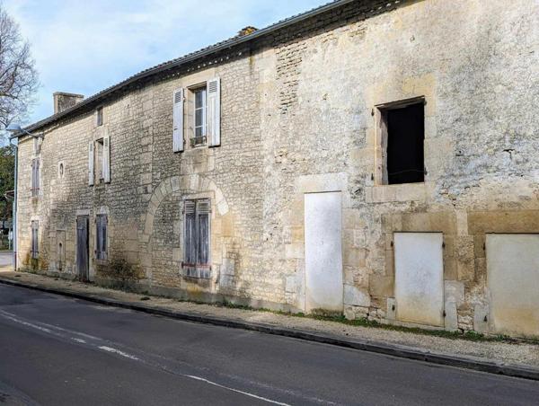 Maison ancienne à rénover à François