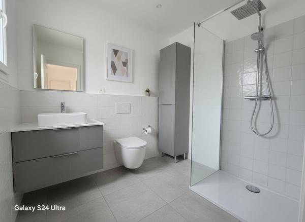 Appartement T3  de 57 m² environ avec  terrasse et une cave