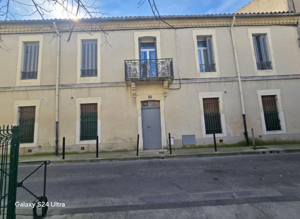Appartement T3  de 57 m² environ avec  terrasse et une cave